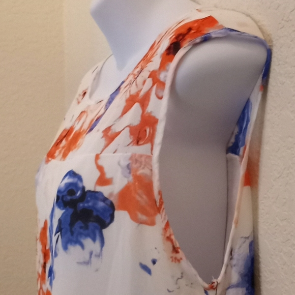 DKNYC Floral Print Sleeveless Chiffon Blouse - Picture 3 of 15